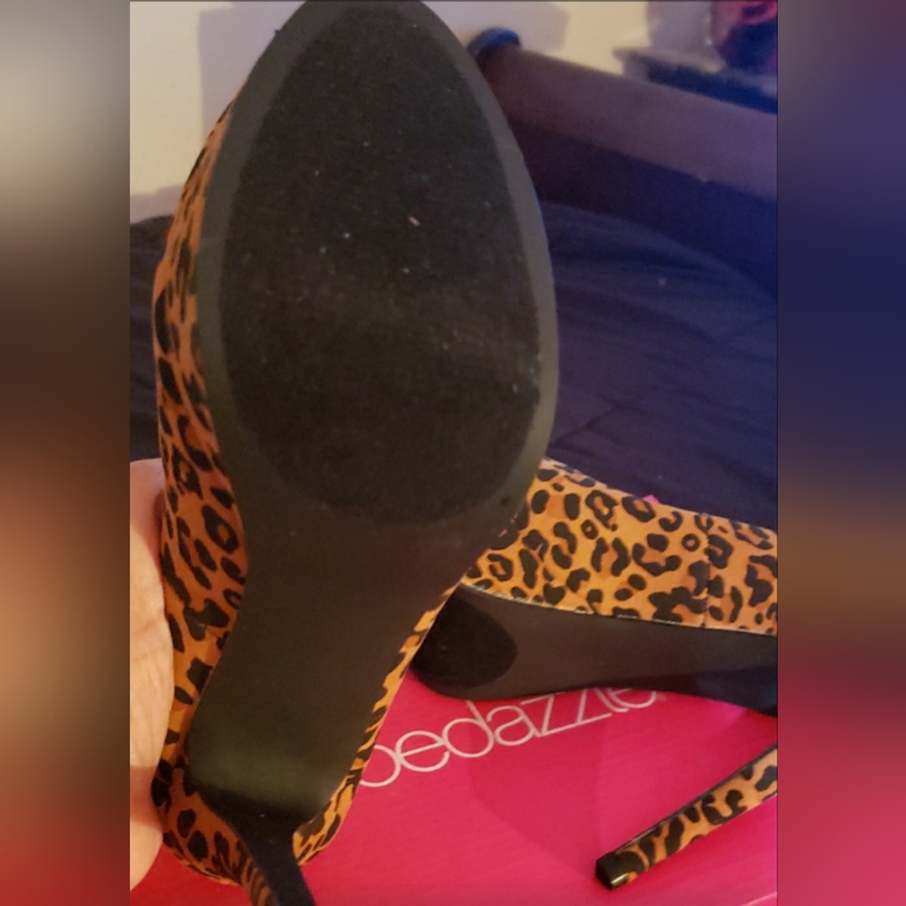Shoe Dazzle Animal Print Suede platform pumps - Picture 7 of 7